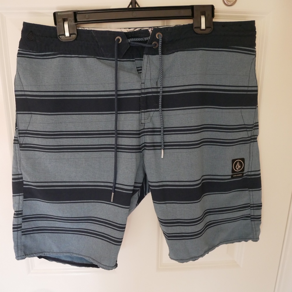 Volcom Mens Striped Hybrid Boardshorts~